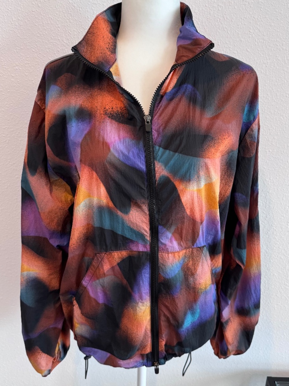 FABLETICS Women’s Oversized Flyweight Windbreaker Jacket Size Small